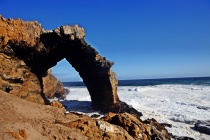 L’arco naturale di Bogenfeld lungo la zona diamantifera della Skeleton coast (foto di Andrea Mazzella)